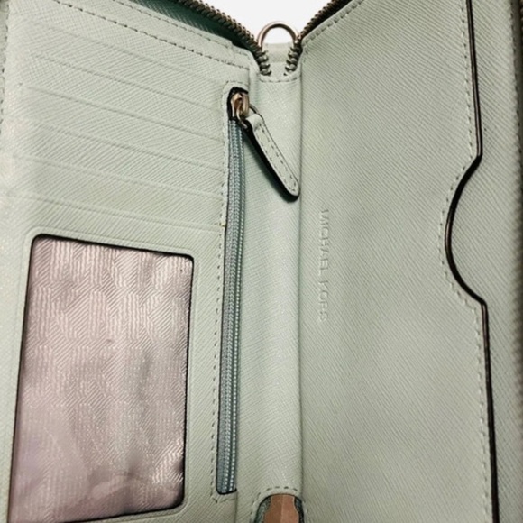 Michael Kors Zip Wallet - Picture 2 of 2